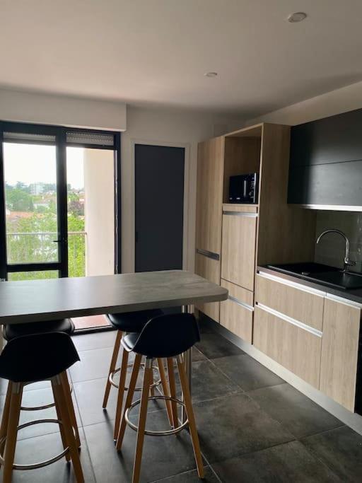 Appartement T3 - Centre - 75M2 - 2 Sdb - Parking - Calme à Anglet Extérieur photo